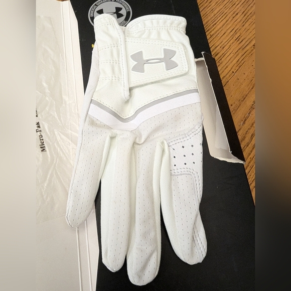 Under Armour Women's Cool Switch Golf Glove Size Medium right NIB - Picture 5 of 14